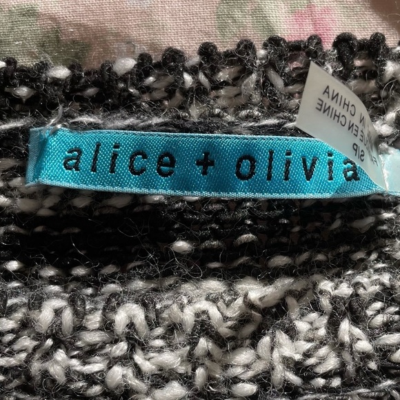 Alice and Olivia Crew Neck Sweater - Picture 6 of 7